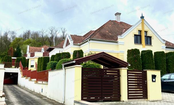 Márton Lakóparkban 90 m2-es teraszos lakás garázzsal eladó