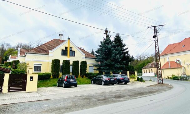 Márton Lakóparkban 90 m2-es teraszos lakás garázzsal eladó