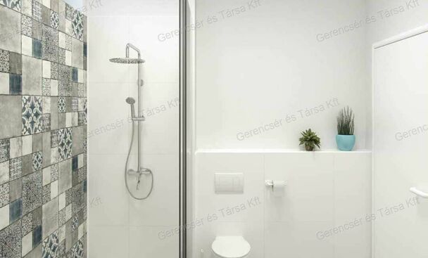 Zanaton nappali + 3 szobás családi ház várja Önt