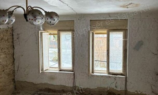 Cáki felújítandó ház