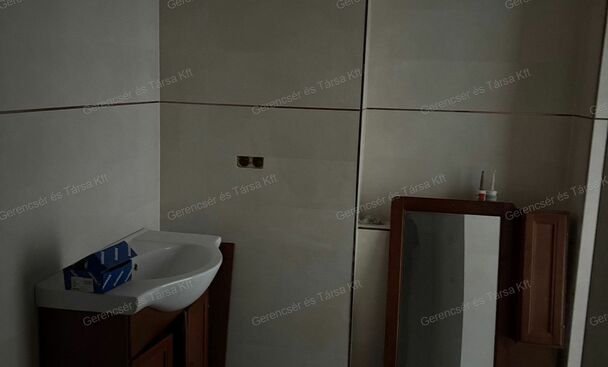 2 lakásos családi ház eladó