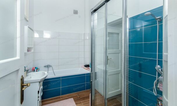Fő téri 81 m2-es lakás eladó