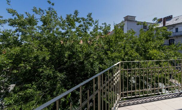 Fő téri 81 m2-es lakás eladó